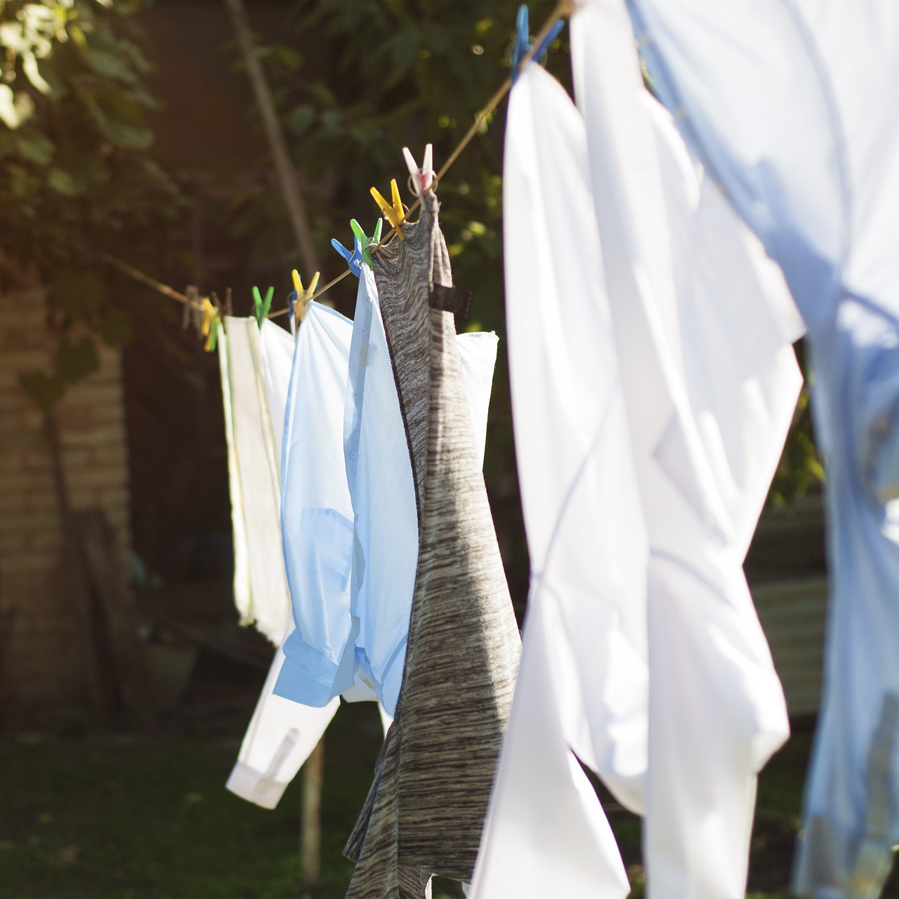 Prawidłowe segregowanie prania przed praniem